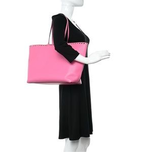 Valentino Garavani Grained Calfskin Rockstud Feminine Pink Tote